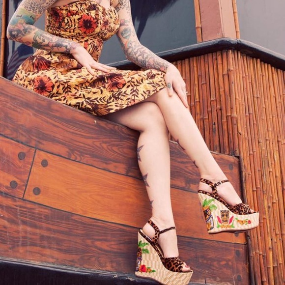 Unique Vintage Shoes - bettie page tiki wedges